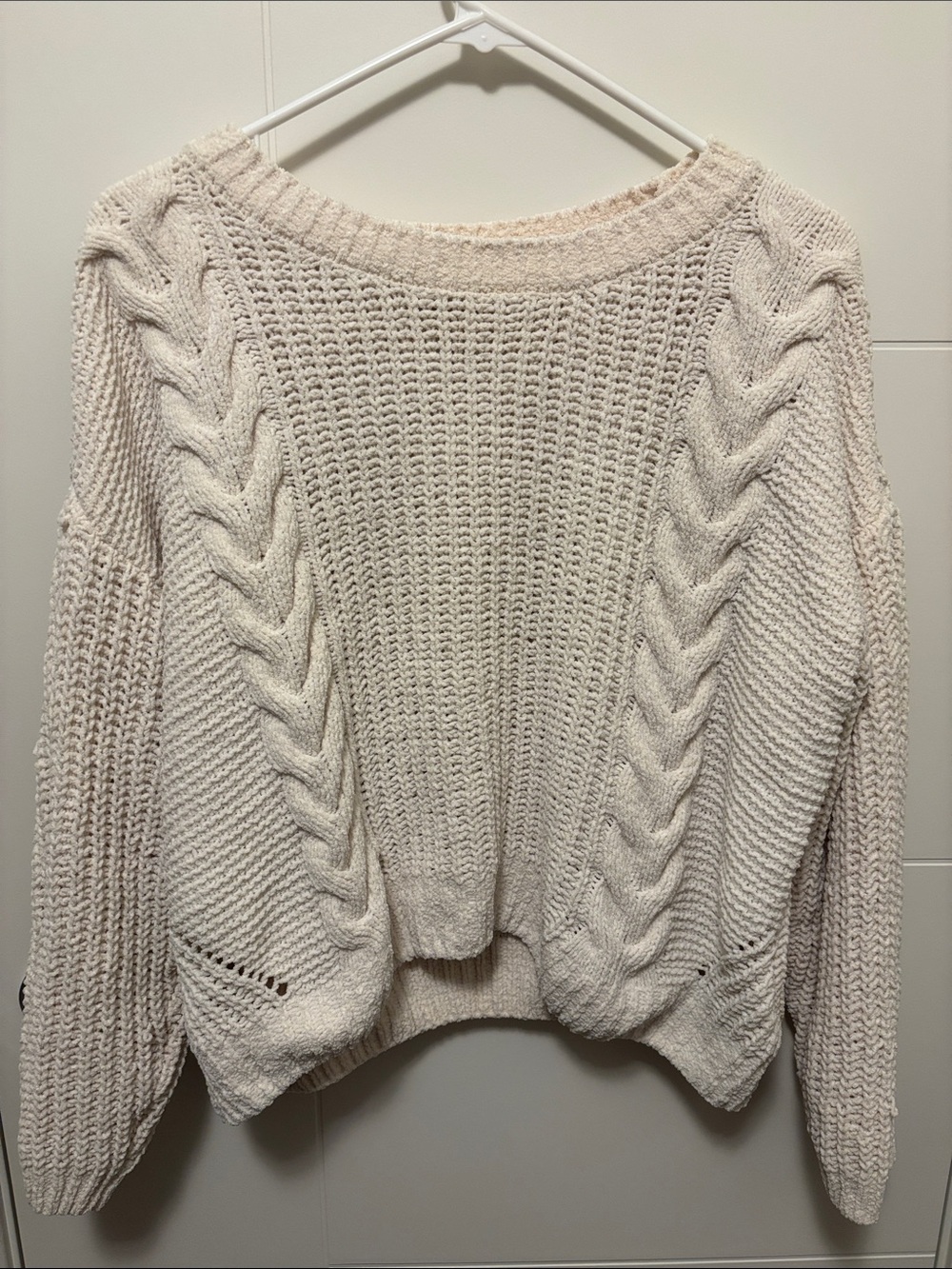 SO Cream Cable Knit Scoop-Neck Sweater